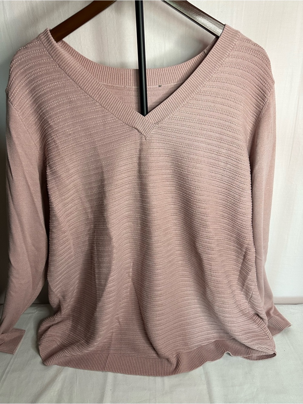 Women’s V-Neck Sweater in Blush Pink